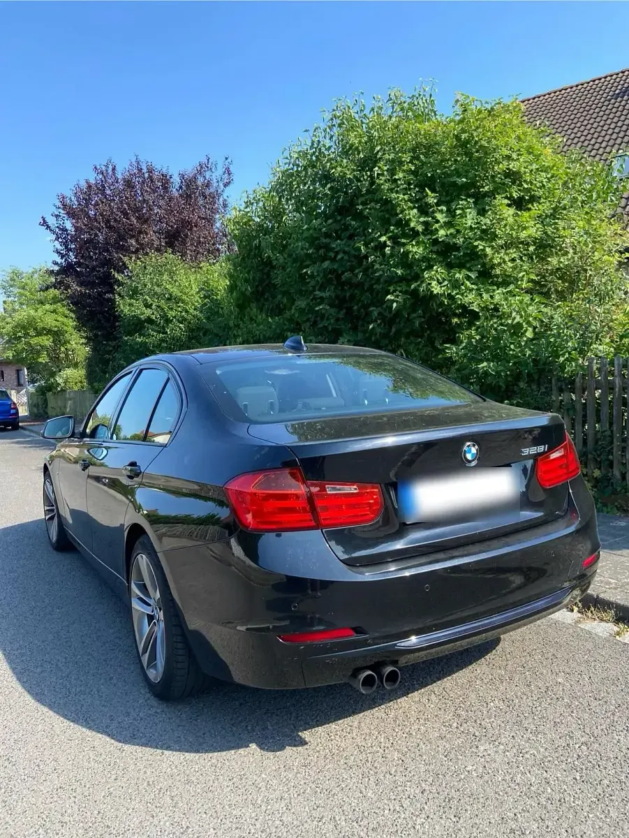 Gebraucht BMW 328 245 PS (180 kW) 2012 Schwarz Limousine