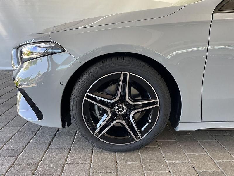 Gebraucht Mercedes A200 Edition 163 PS (119 kW) 2025 Grau Limousine