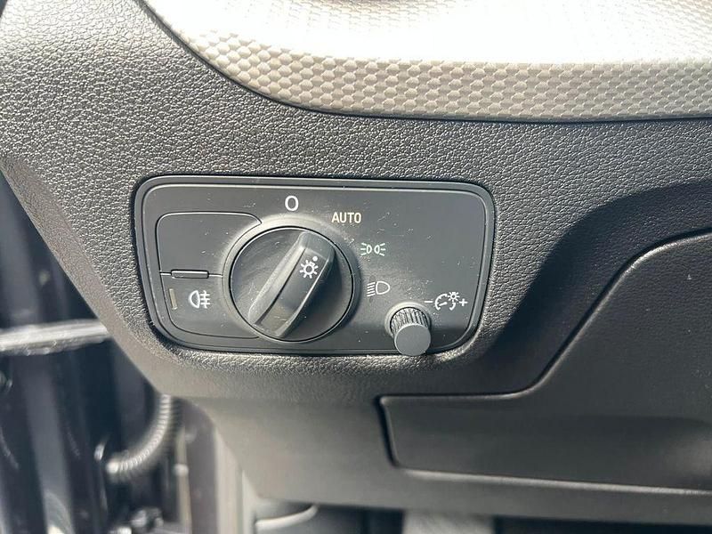 Gebraucht Audi Q2 150 PS (110 kW) 2024 Grau SUV