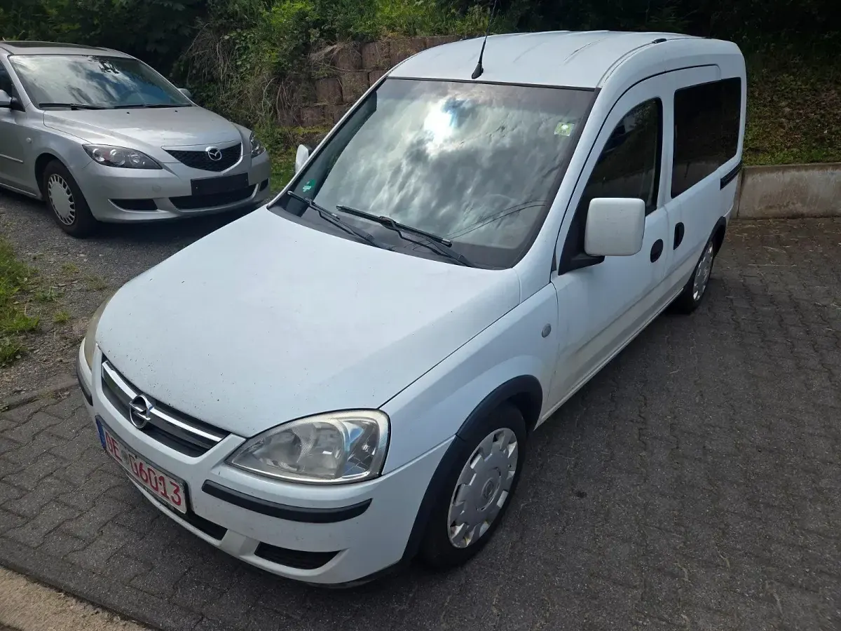 Gebraucht Opel Combo 100 PS (73 kW) 2008 Weiß Van / Kleinbus