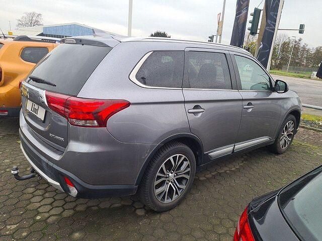 Gebraucht Mitsubishi Outlander Edition 150 PS (110 kW) 2018 Platinumgrau SUV