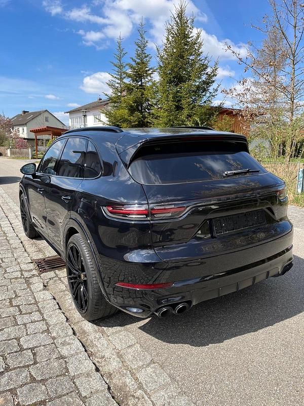 Gebraucht Porsche Cayenne Turbo 549 PS (403 kW) 2019 Schwarz SUV