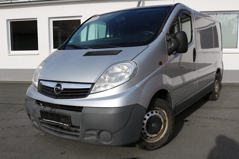 Silber Gebraucht 2009 Opel Vivaro Van | 3.300 € - Bild 1/4