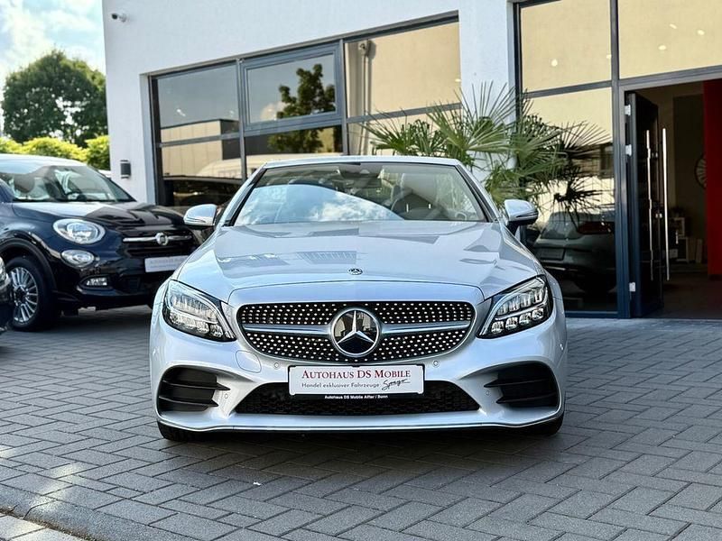 Silber Gebraucht 2020 Mercedes C200 AMG line Cabrio | 37.900 € (Fairer Preis) - Bild 1/4