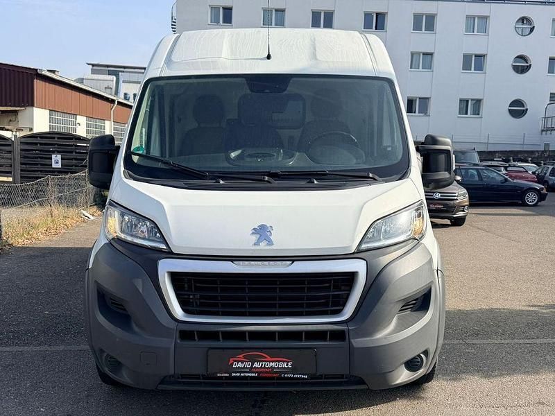 Gebraucht Peugeot Boxer 163 PS (119 kW) 2017 Lack weiss banquise/deckende l Van