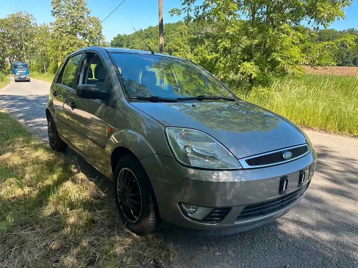 Gebraucht Ford Fiesta 80 PS (58 kW) 2002 Andere farben Kleinwagen