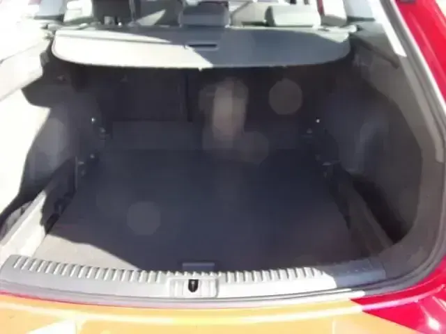 Używany Seat Leon Style 131 KM (96 kW) 2021 Czerwony Kombi