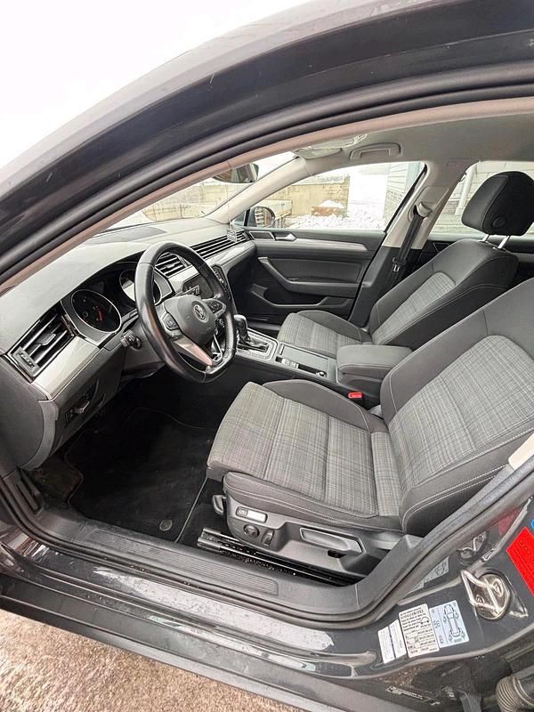 Second-hand VW Passat 150 CP (110 kW) 2019 Gri Break
