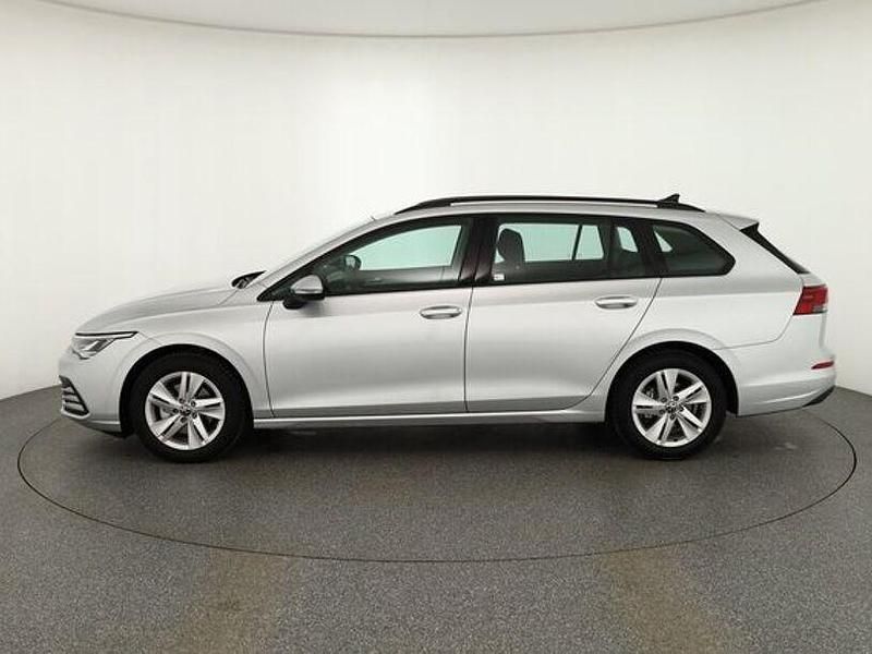 Gebraucht VW Golf VIII Life 150 PS (110 kW) 2023 Silber Kombi