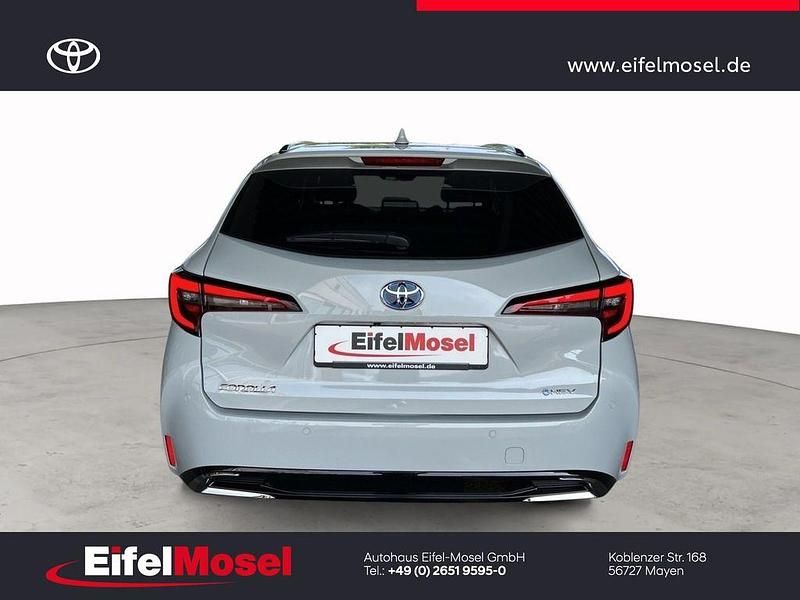 Neu Toyota Corolla 140 PS (102 kW) 2025 Grau Kombi
