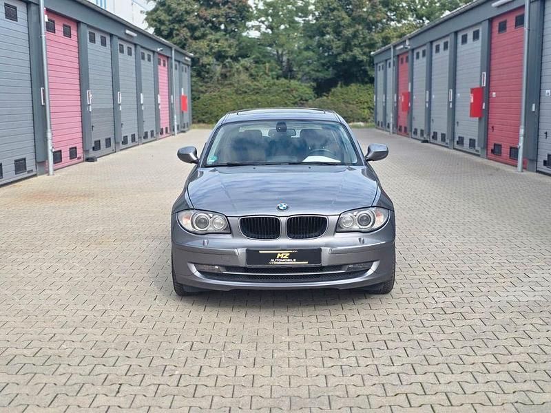 Grau Gebraucht 2011 BMW 120 Kleinwagen | 5.999 € (Guter Preis) - Bild 1/4