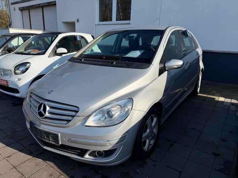 Silber Gebraucht 2008 Mercedes B180 Van / Kleinbus | 2.750 € (Fairer Preis) - Bild 1/4