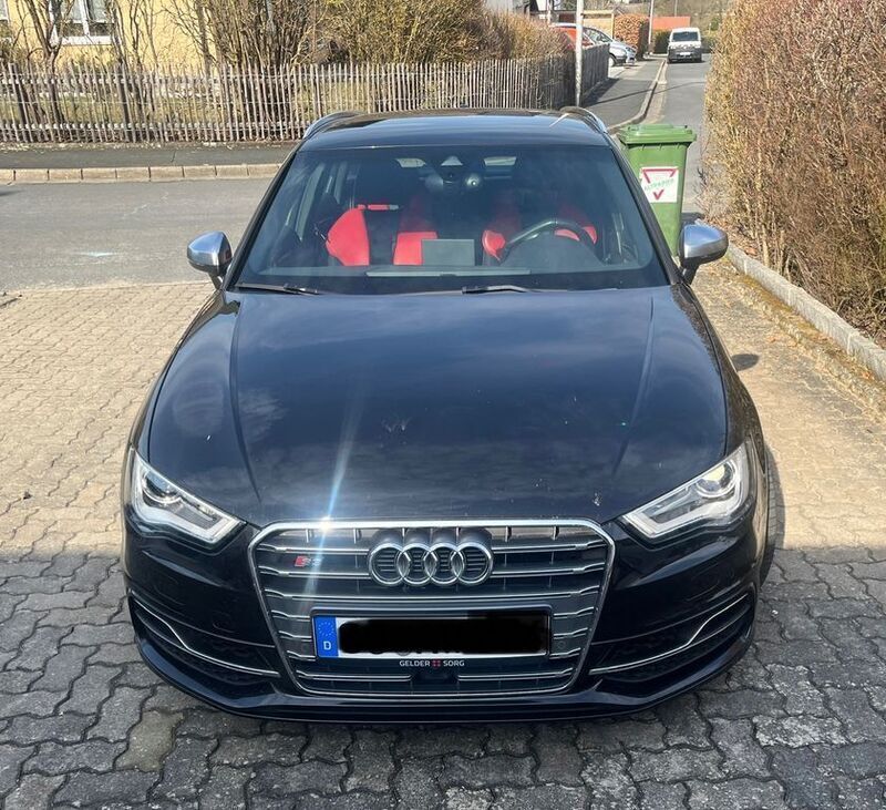 Schwarz Gebraucht 2014 Audi S3 Ambiente Limousine | 22.000 € (Superpreis) - Bild 1/4