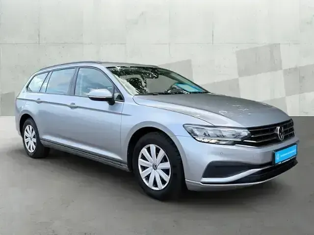 Gebraucht VW Passat Conceptline 150 PS (110 kW) 2022 Silber Limousine