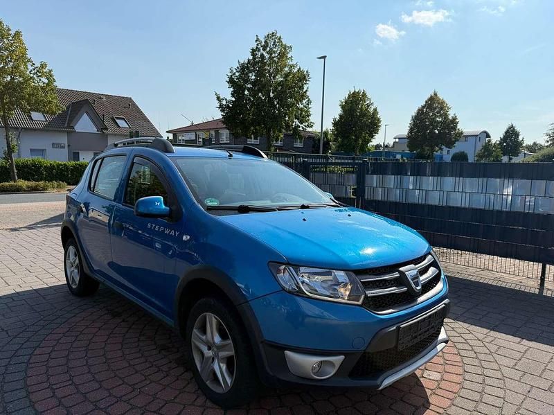 Gebraucht Dacia Sandero Prestige 90 PS (66 kW) 2014 Blau Kleinwagen