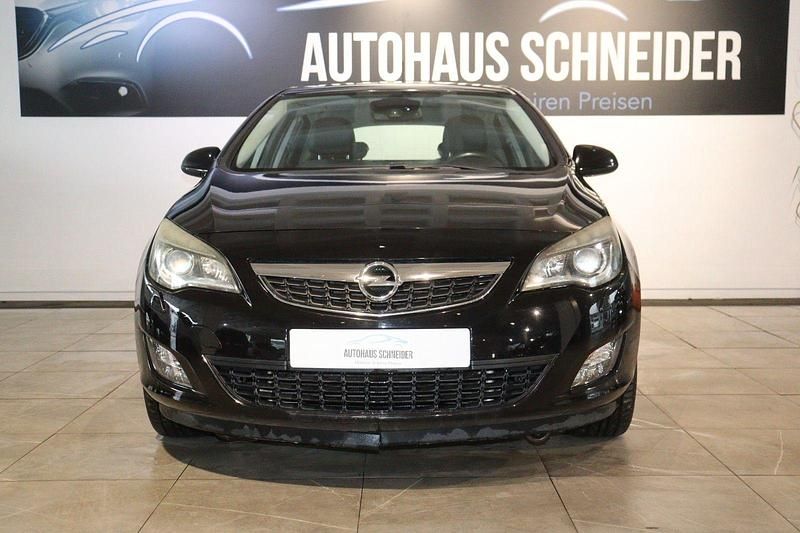 Gebraucht Opel Astra Cosmo 116 PS (85 kW) 2010 Schwarz Limousine