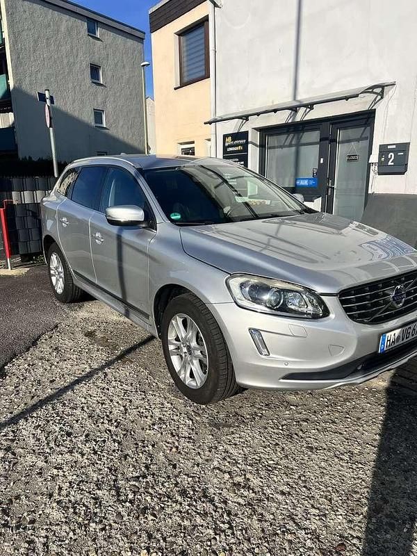 Grau Gebraucht 2014 Volvo XC60 Summum SUV | 8.900 € (Superpreis) - Bild 1/4