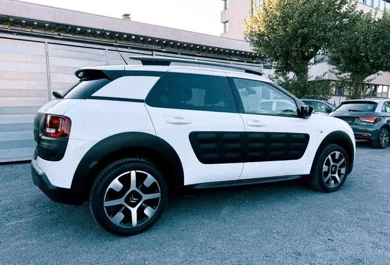Gebraucht Citroën C4 Cactus Feel 110 PS (80 kW) 2017 Weiß Kleinwagen