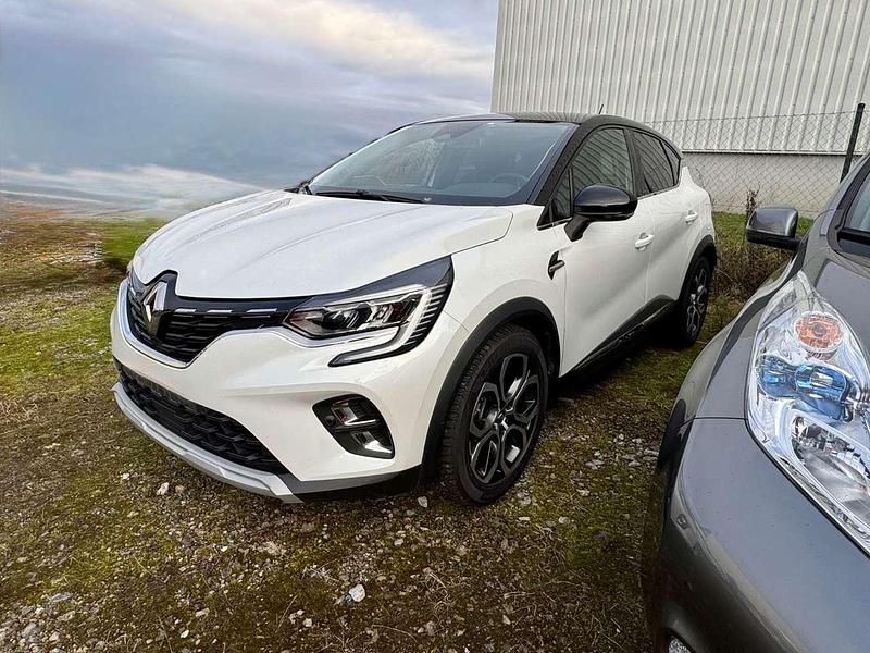 Weiss (metallic) Gebraucht 2021 Renault Captur Intens SUV | 15.600 € (Fairer Preis) - Bild 1/4