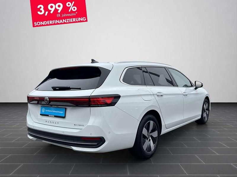 Gebraucht VW Passat 204 PS (150 kW) 2025 Pure white Kombi