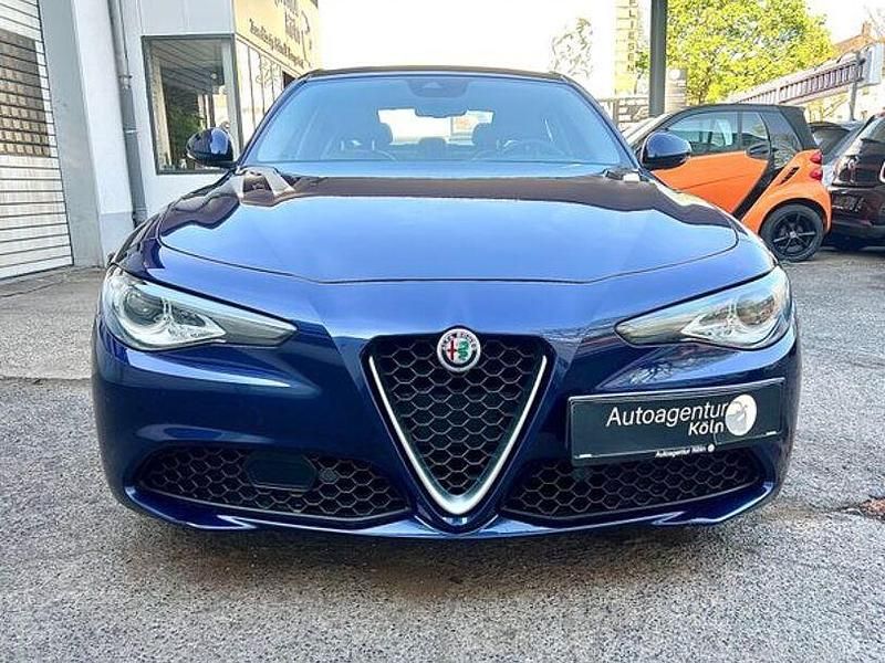 Gebraucht Alfa Romeo Giulia 136 PS (100 kW) 2017 Blau Limousine