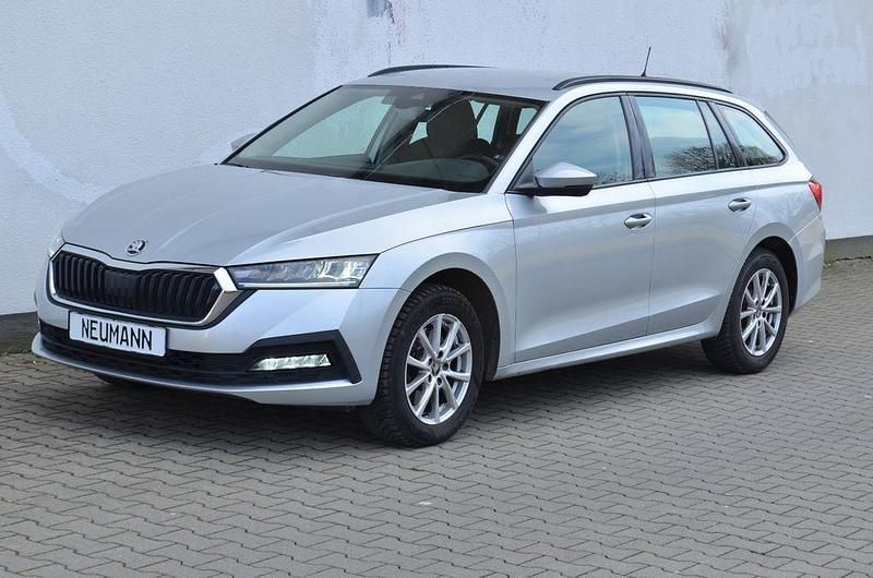 Gebraucht Skoda Octavia Ambition 150 PS (110 kW) 2022 Silber Kombi