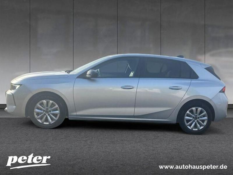 Używany Opel Astra Edition 131 KM (96 kW) 2025 Srebrny Sedan/Limuzyna