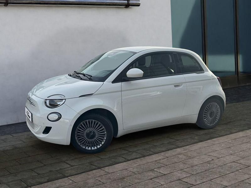 Weiß Gebraucht 2023 Fiat 500e Limousine | 25.900 € (Teuer) - Bild 1/4