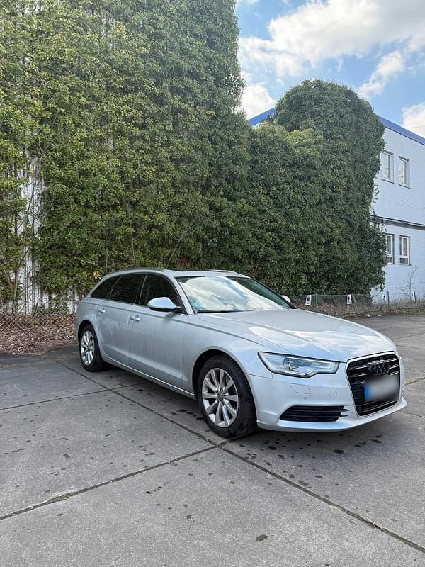 Usado Audi A6 177 HP (130 kW) 2012 Prateado Carrinha