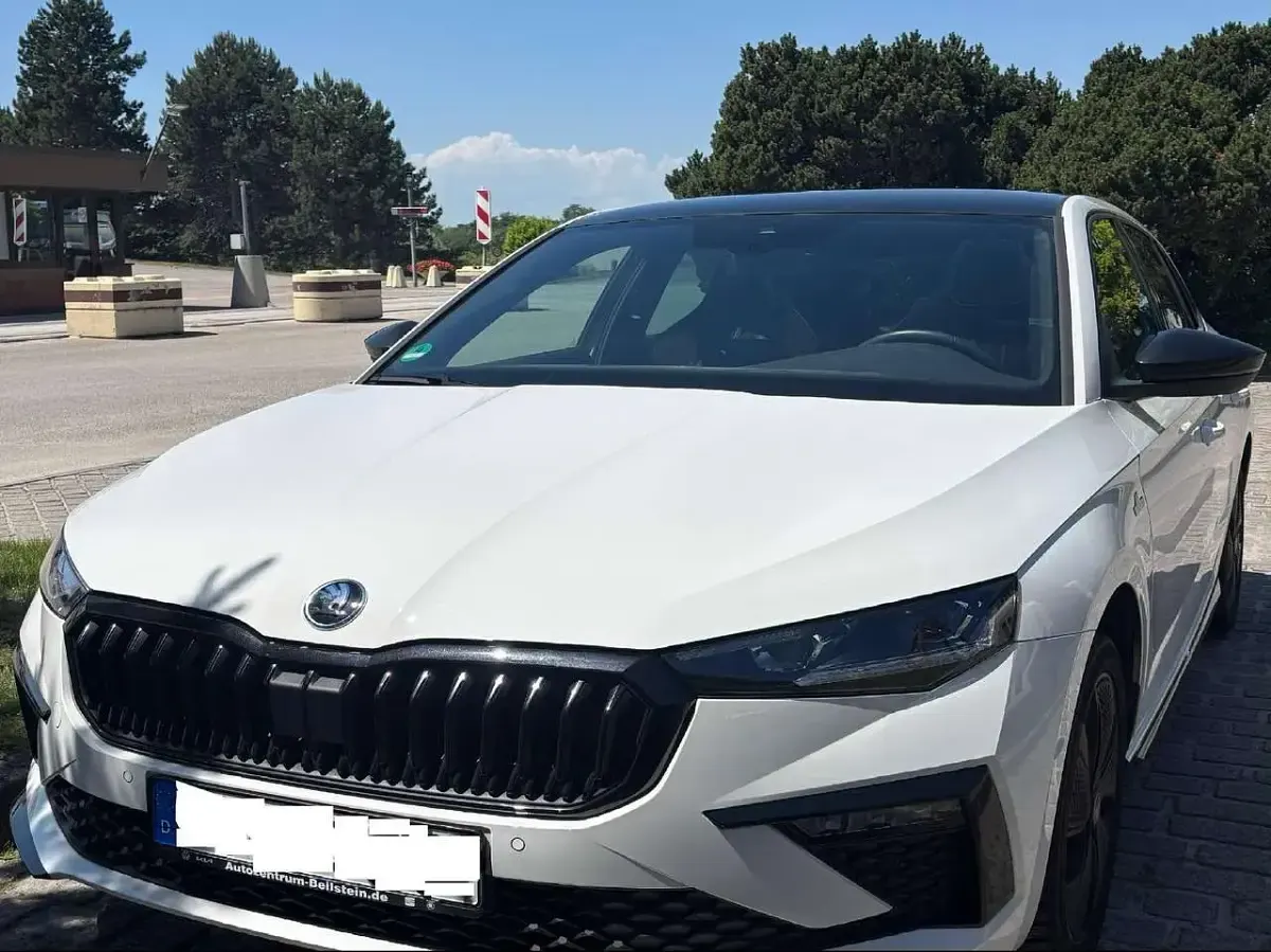 Gebraucht Skoda Scala Monte Carlo 150 PS (110 kW) 2024 Weiß Kleinwagen