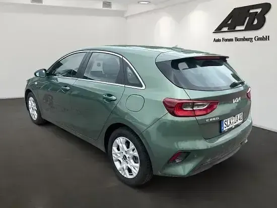 Gebraucht Kia Ceed Comfort 140 PS (102 kW) 2025 Grün Kleinwagen