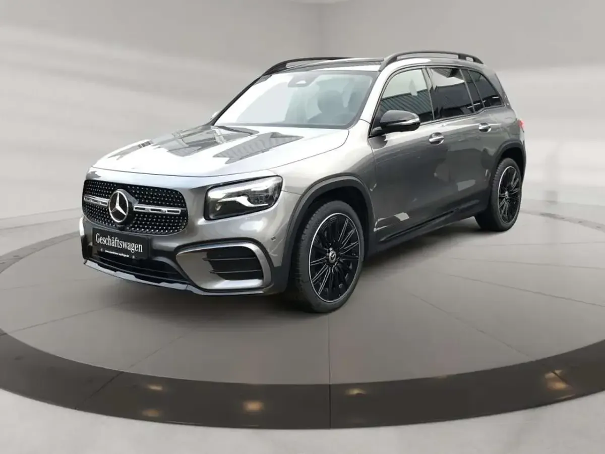 Gebraucht Mercedes GLB200 AMG 150 PS (110 kW) 2025 Grau metalliclack mountaingrau SUV