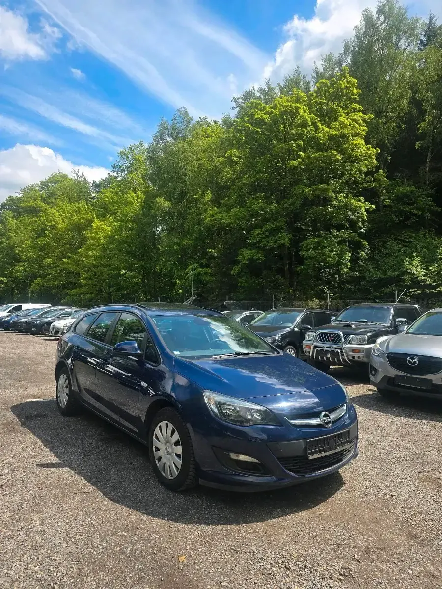 Gebraucht Opel Astra Selection 110 PS (80 kW) 2014 Blau Kombi