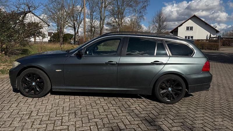 Gebraucht BMW 325 197 PS (144 kW) 2008 Grün Limousine