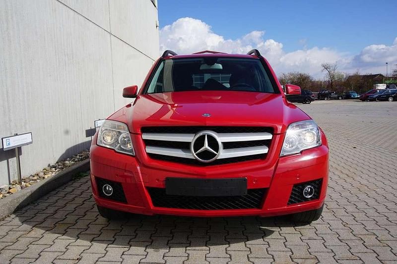 Gebraucht Mercedes GLK250 204 PS (150 kW) 2011 Feueropal  unilack SUV