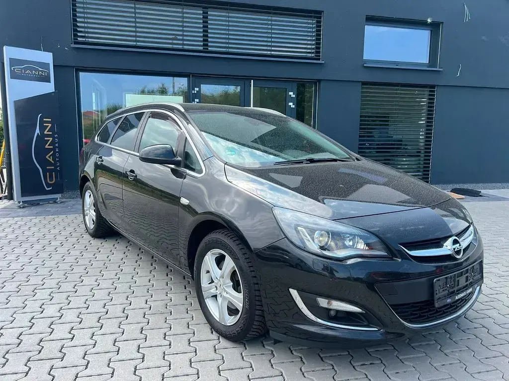 Gebraucht Opel Astra Exklusiv 170 PS (125 kW) 2015 Schwarz Kombi