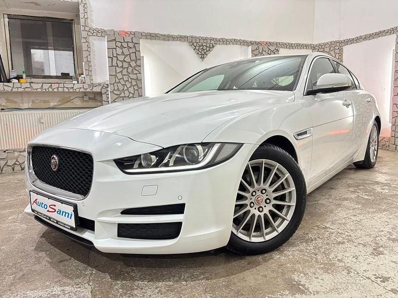 Gebraucht Jaguar XE Pure 163 PS (119 kW) 2015 Weiß Limousine