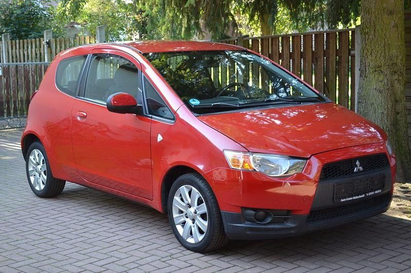 Rot Gebraucht 2009 Mitsubishi Colt Invite Limousine | 2.890 € (Fairer Preis) - Bild 1/4