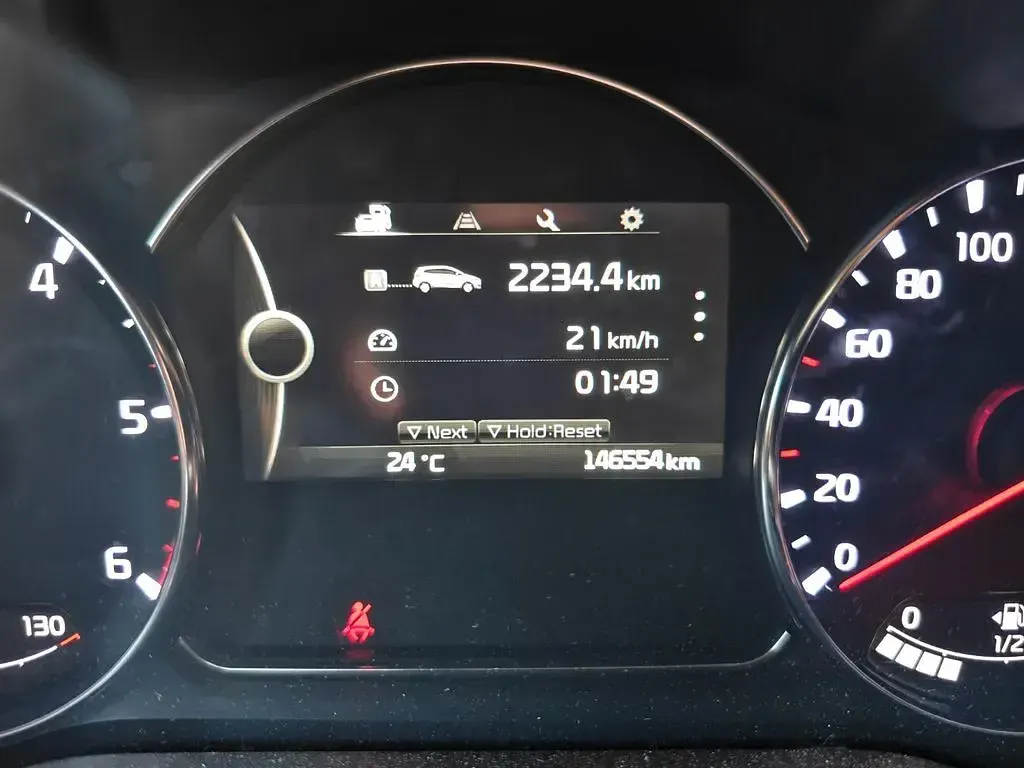 Gebraucht Kia Carens Spirit 136 PS (100 kW) 2014 Weiß Van / Kleinbus