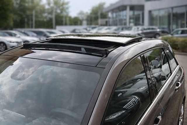 Gebraucht Mercedes B180 122 PS (89 kW) 2012 Grau Kleinwagen
