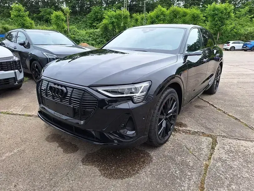 Gebraucht Audi e-tron S-Line 300 kW (408 PS) 2022 Mythosschwarz metallic SUV