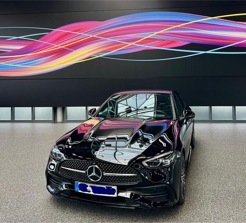 Schwarz Gebraucht 2025 Mercedes C200 AMG line Limousine | 45.999 € (Teuer) - Bild 1/4