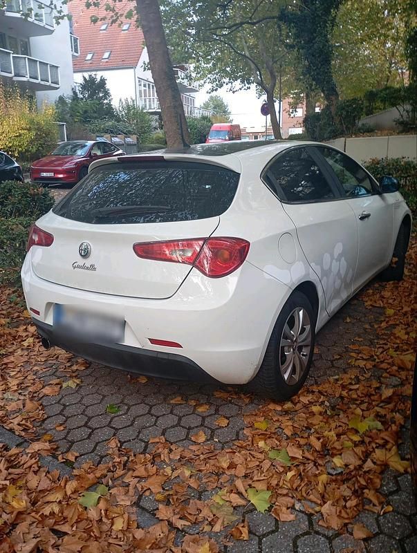 Gebraucht Alfa Romeo Giulietta 105 PS (77 kW) 2011 Weiß Kleinwagen