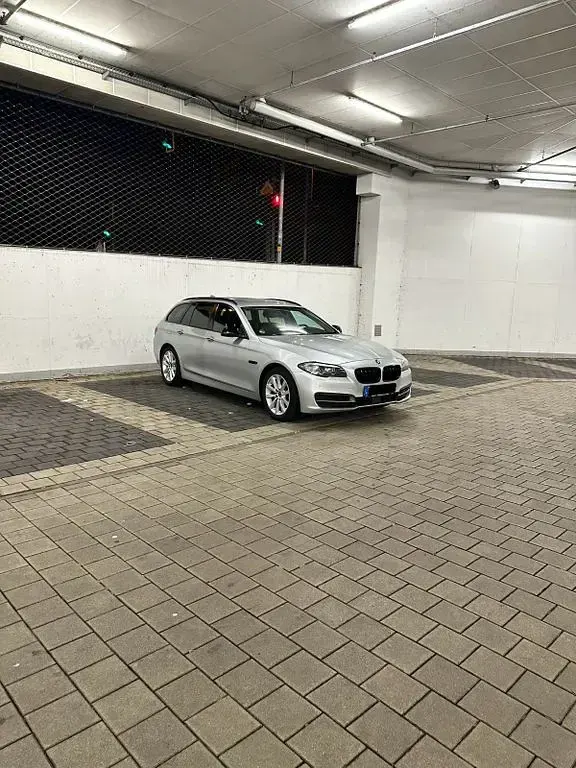 Gebraucht BMW 525 218 PS (160 kW) 2014 Silber Kombi