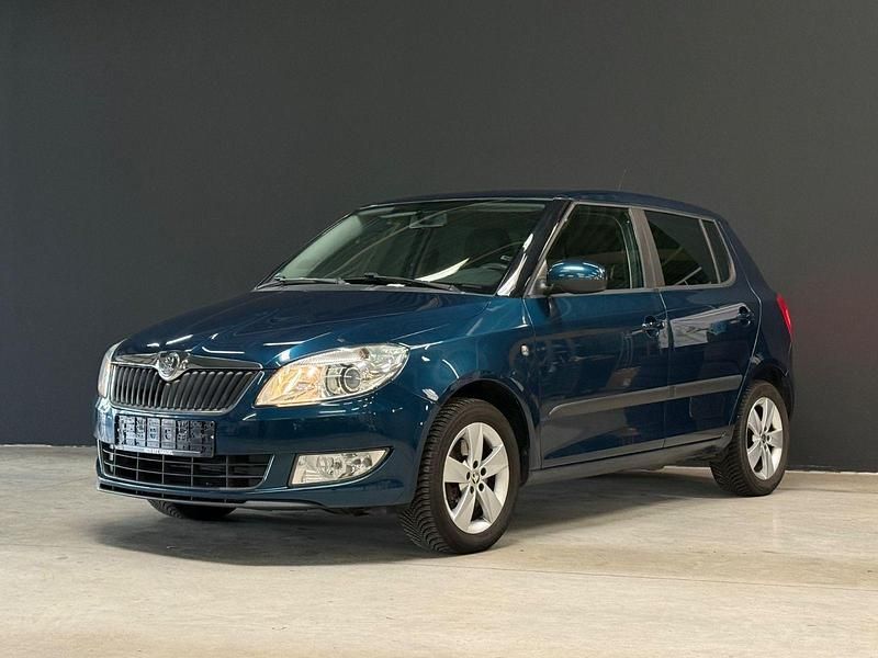Gebraucht Skoda Fabia Fresh 105 PS (77 kW) 2013 Blau Kleinwagen