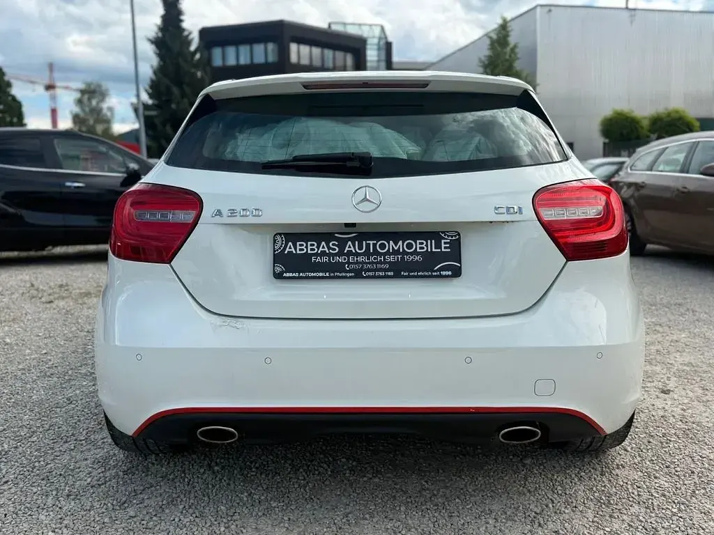 Gebraucht Mercedes A200 136 PS (100 kW) 2012 Weiß Limousine
