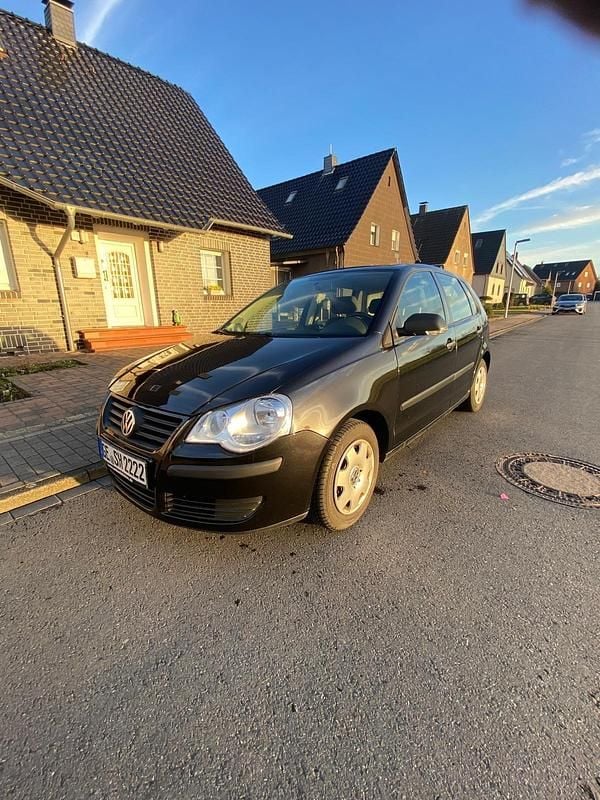 Gebraucht VW Polo 60 PS (44 kW) 2010 Schwarz Kleinwagen