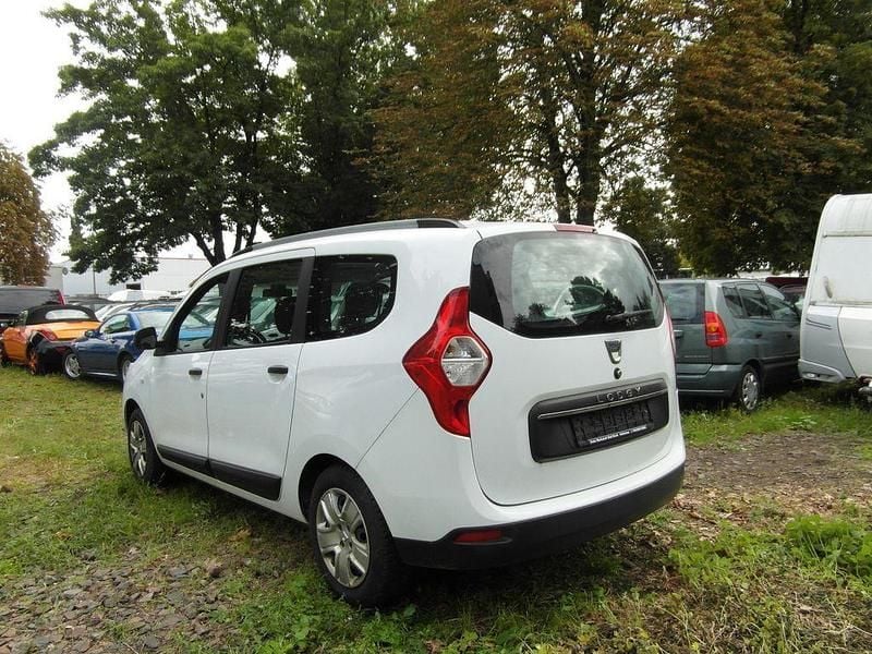 Gebraucht Dacia Lodgy Comfort 116 PS (85 kW) 2022 Weiß Van / Kleinbus