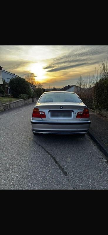 Gebraucht BMW 316 105 PS (77 kW) 1999 Silber Limousine