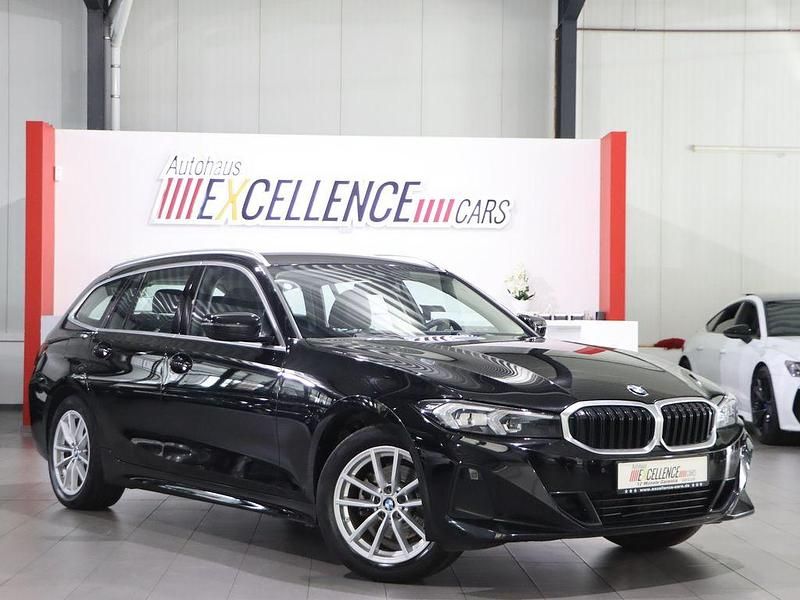 Schwarz Gebraucht 2023 BMW 320 Sport Line Kombi | 27.777 € (Fairer Preis) - Bild 1/4